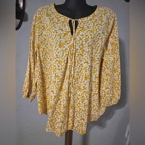 Large St. John’s Bay yellow floral 3/4 sleeve v-neck tie front tunic/blouse